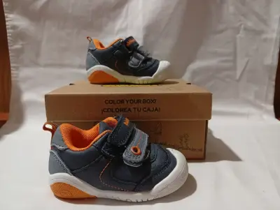 Sandalias infantiles azul marca Bubblegummers - miniatura 4