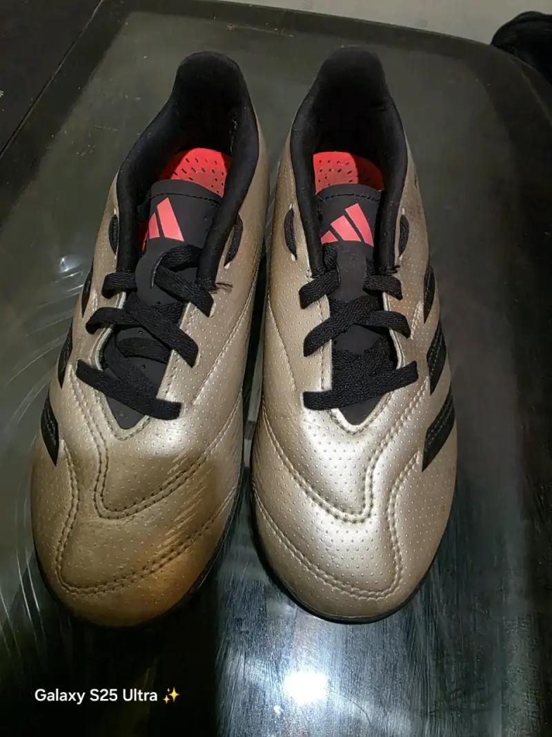 Zapatillas deportivas doradas - 3