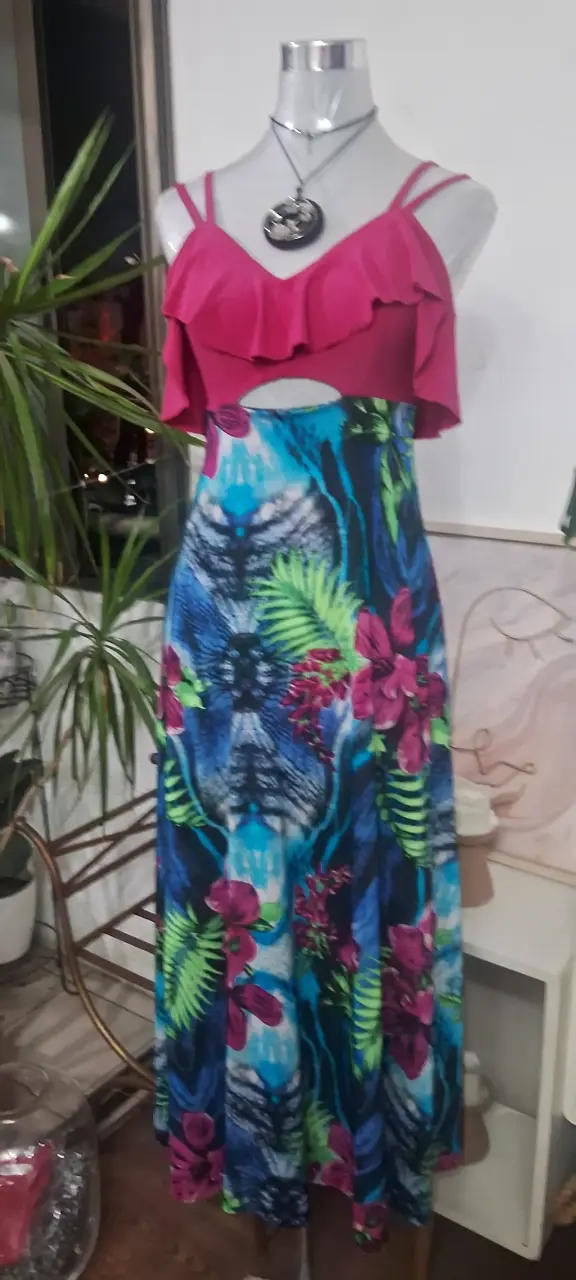 Vestido veraniego con estampado floral  Capimo