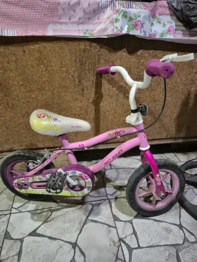 Bicicleta infantil rosada 12" - miniatura 3