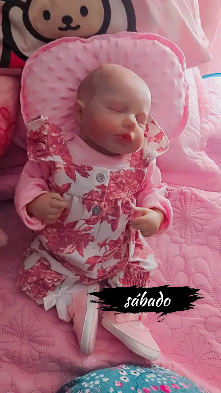 Muñeca bebé realista