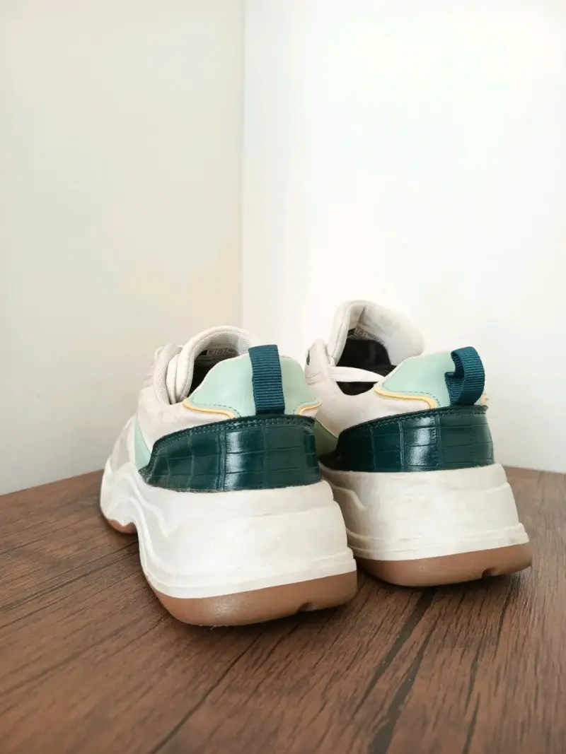 Zapatillas deportivas blancas y verdes - 4