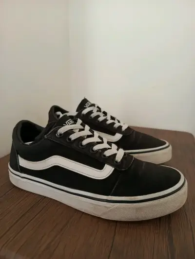 Zapatillas negras casuales vans - miniatura 1