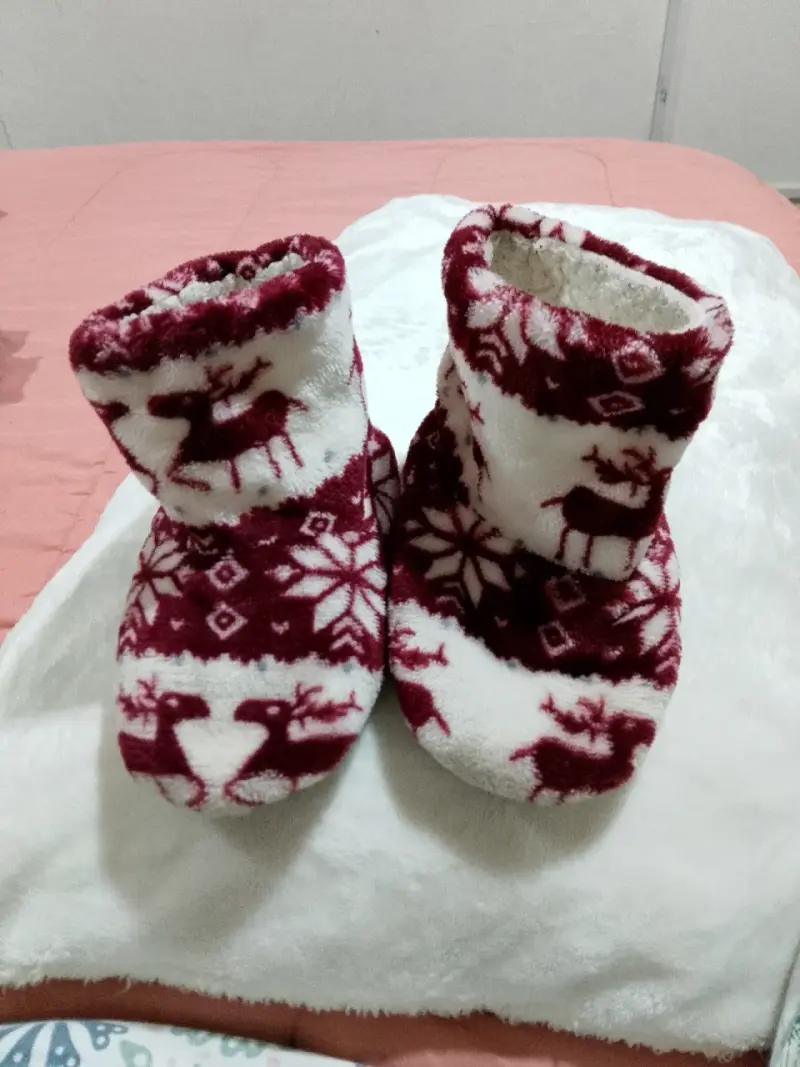 Pantuflas de invierno con renos