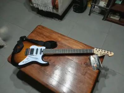 Guitarra eléctrica Washburn sunburst - miniatura 2