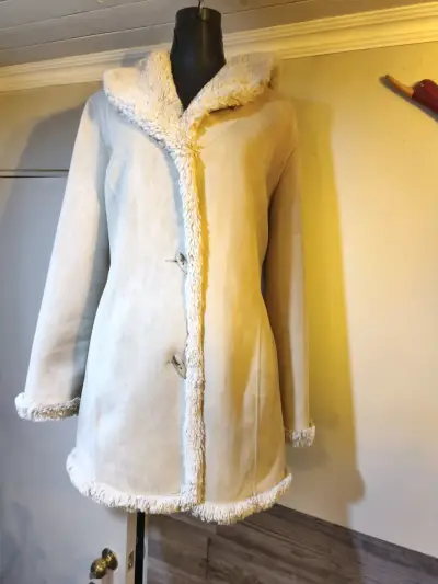 Abrigo beige con forro de lana - miniatura 1
