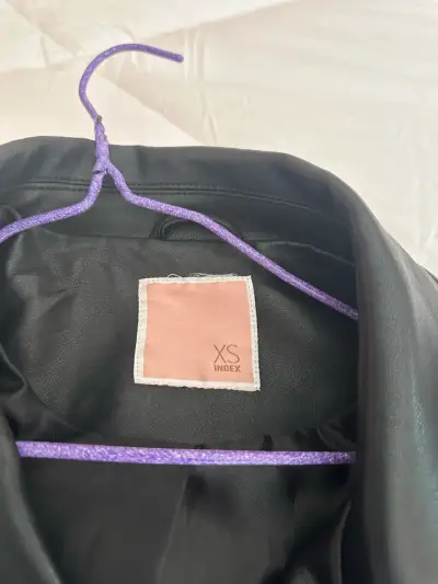 Chaqueta de cuero negra XS (S) - miniatura 2