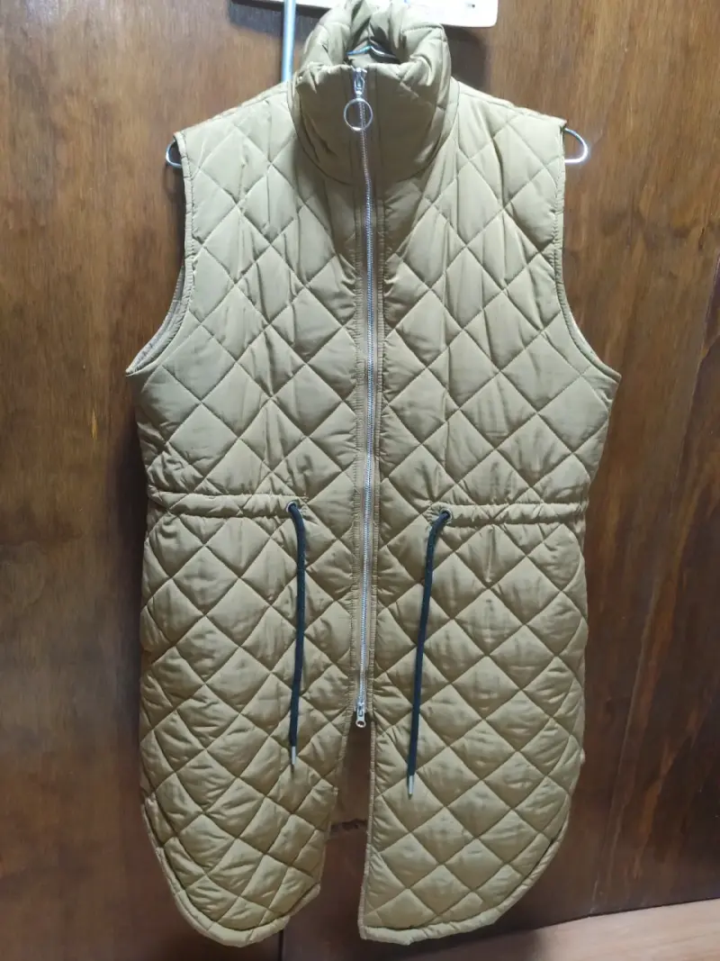 Chaleco largo acolchado beige - 1