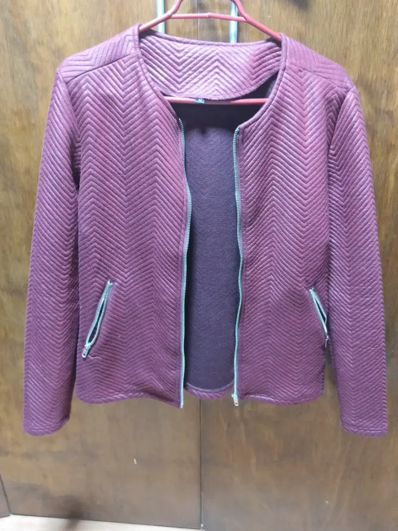 Chaqueta morada con cremallera - 1