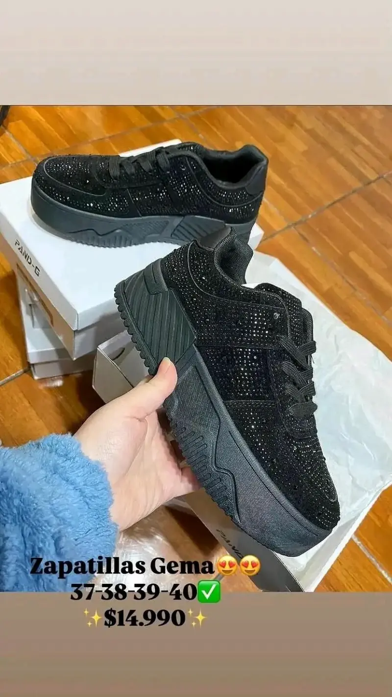 Zapatillas negras con brillo