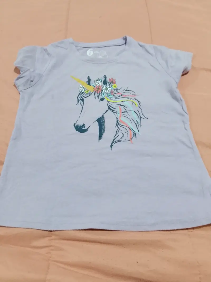 Polera infantil unicornio lila