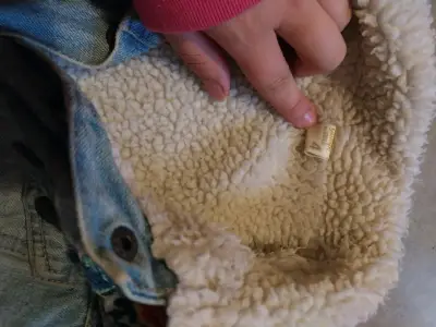 Chaqueta de mezclilla con bordado floral - miniatura 3