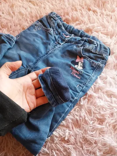 Jeans con diseño Minnie - miniatura 3