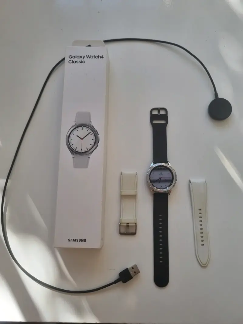 Samsung Galaxy Watch 4 Classico 42 mm LTE - 1