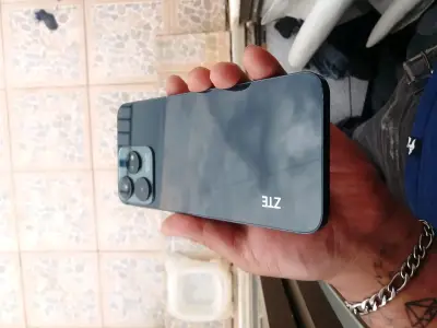 Smartphone ZTE negro - miniatura 1