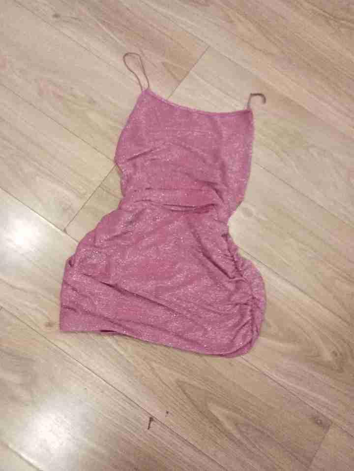Vestido rosa con tirantes