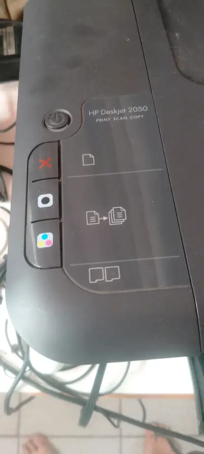 Impresora HP Deskjet 2050 usada - miniatura 3