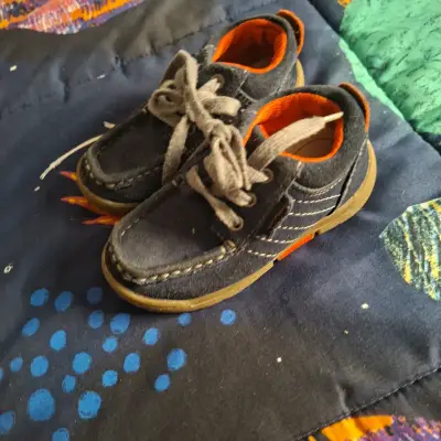 Zapatos de bebé azul oscuro - miniatura 1