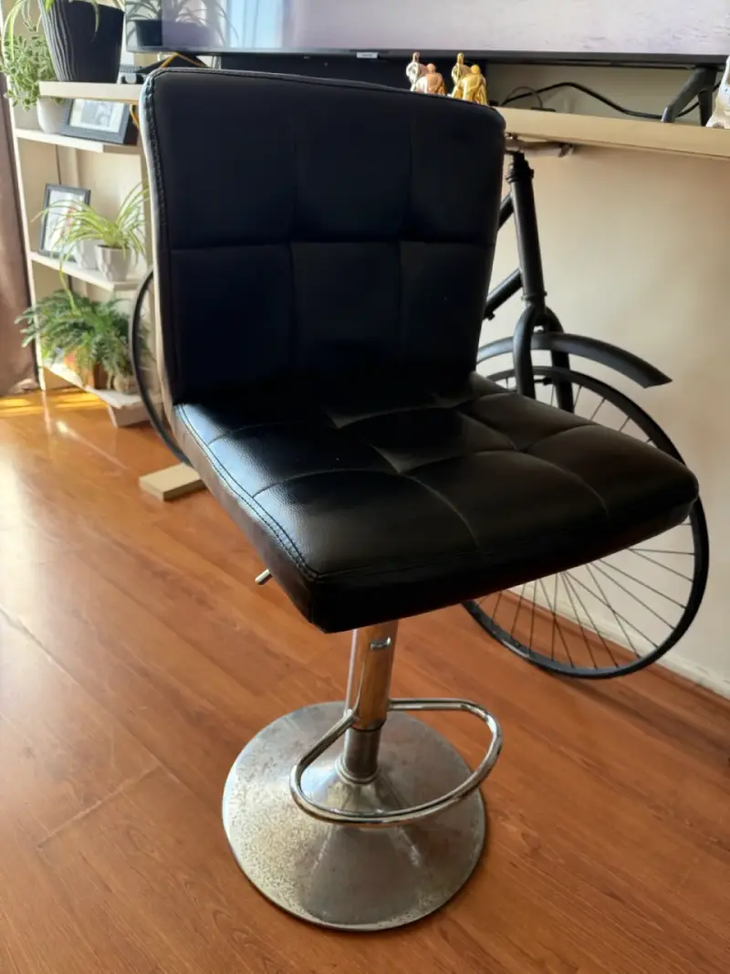 Silla giratoria negra - 2