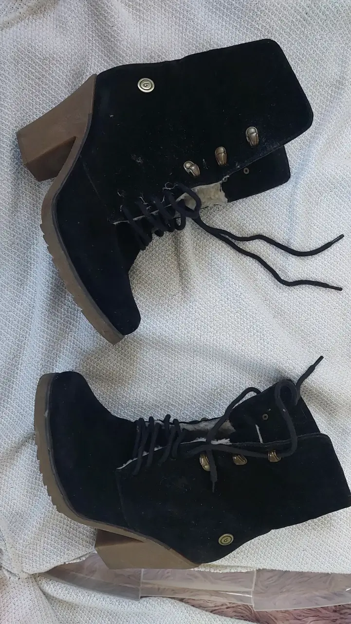 Botines de gamuza negros forro chiporro