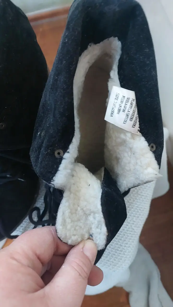 Botines de gamuza negros forro chiporro - 3