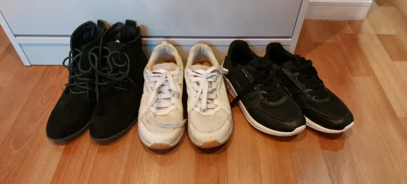 Zapatos y zapatillas usadas - 1