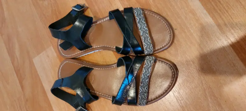 Zapatos y zapatillas usadas - 2