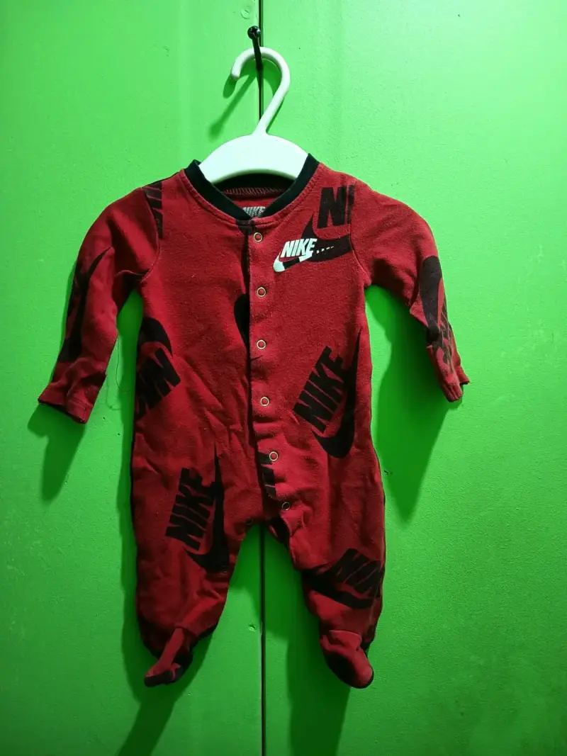 Enterito bebé Nike rojo