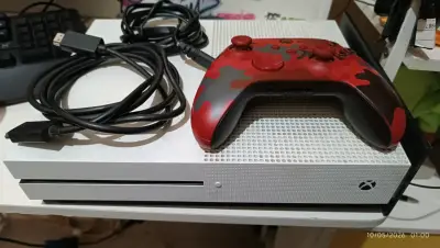 Consola Xbox One con control - miniatura 1