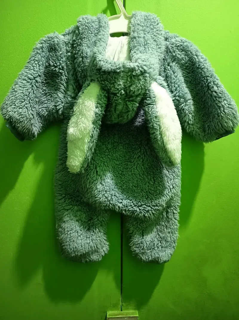 Enterito conejito peludo para bebé gris - 2
