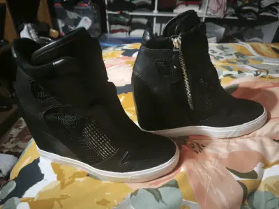Zapatillas negras con plataforma - miniatura 1