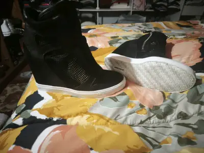 Zapatillas negras con plataforma - miniatura 4