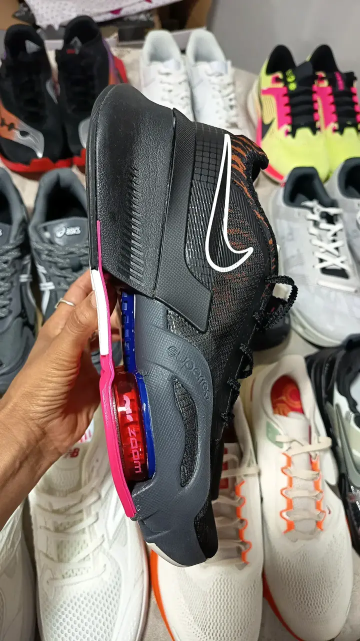 Zapatillas deportivas blancas y verdes - 4