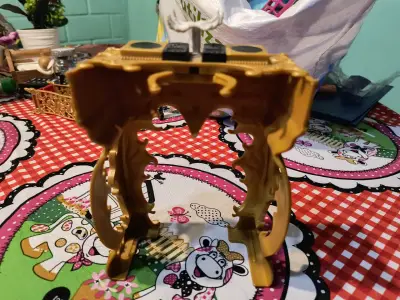 Set Miniatura de mueble dorado - miniatura 2