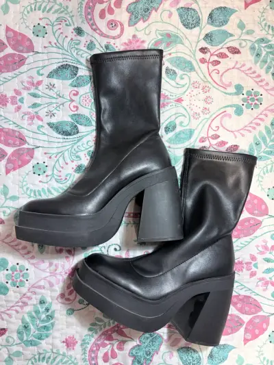 Botas negras de plataforma - miniatura 1