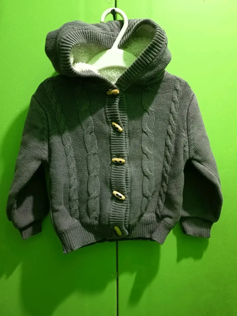 Chaleco de lana con capucha gris - 1