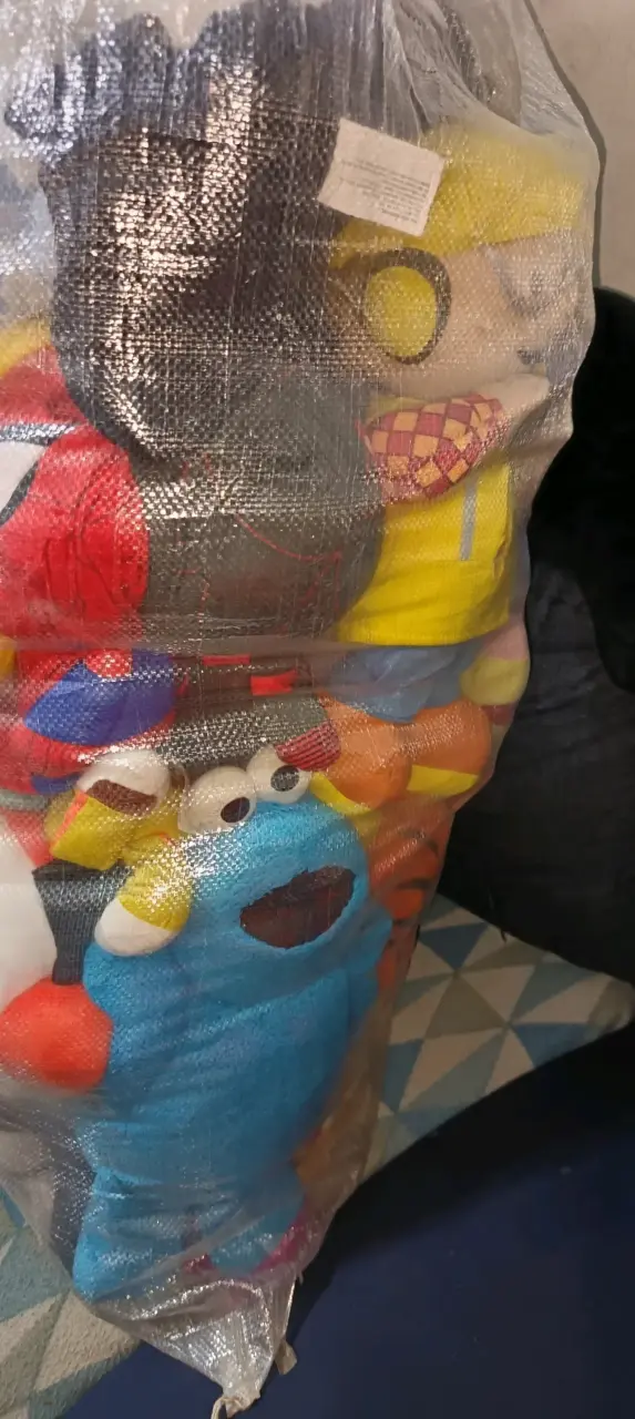 Vendo fardo de 45 peluches disney - 2