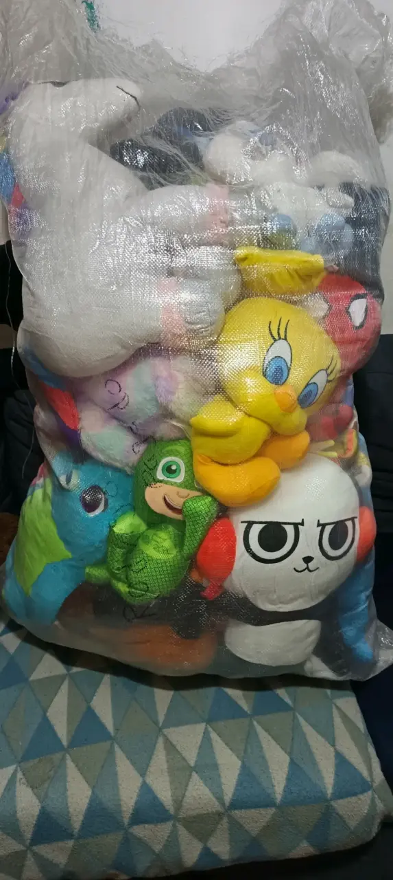 Vendo fardo de 45 peluches disney - 3