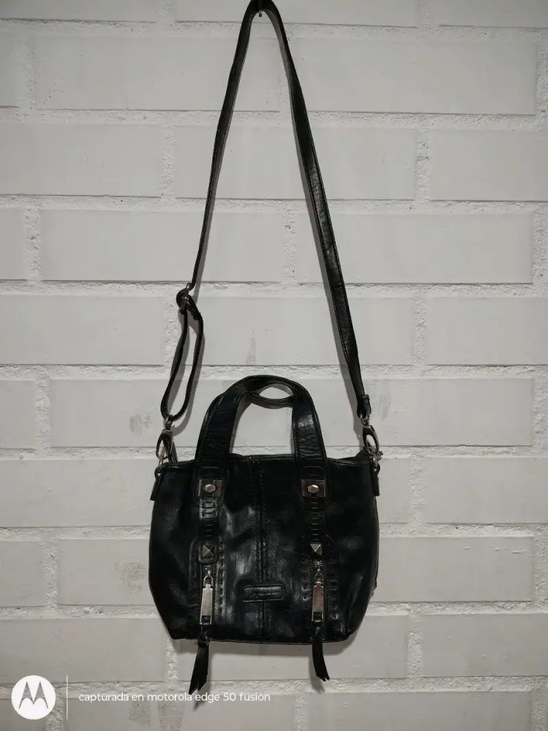 Cartera azul y cartera negra con correa ajustable - 3