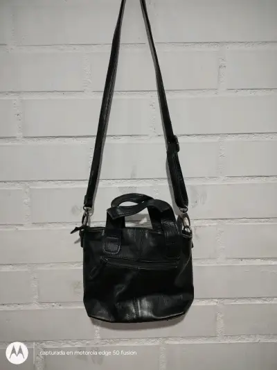 Cartera azul y cartera negra con correa ajustable - miniatura 4