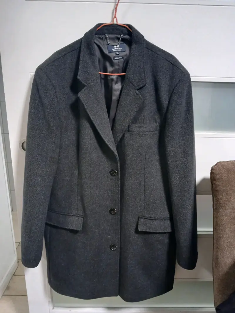 Abrigo gris oscuro elegante - 2