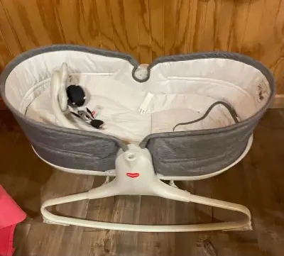 Silla mecedora para bebé Tiny Love - miniatura 2