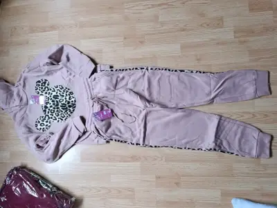 Conjunto deportivo rosa con estampado - miniatura 1