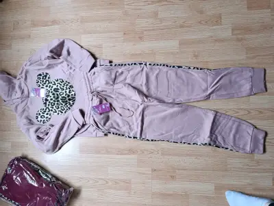 Conjunto deportivo rosa con estampado - miniatura 2