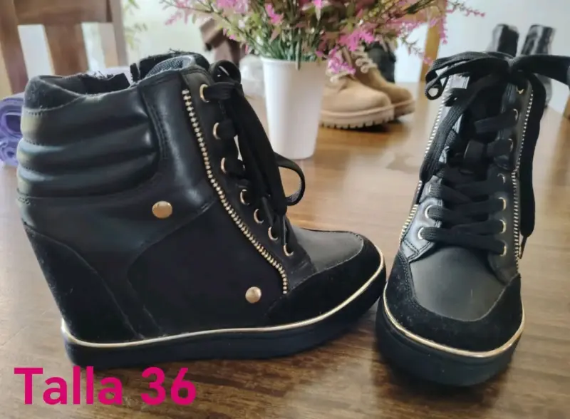Zapatillas negras con plataforma