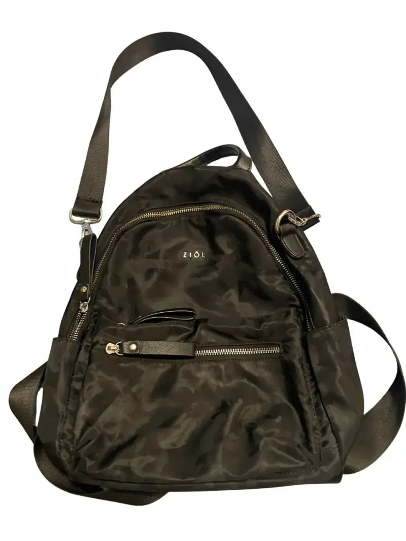 Mochila negra Zioł pequeña