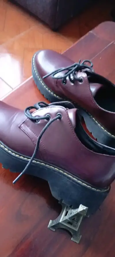 Zapatos de cuero burdeos con plataforma - miniatura 1
