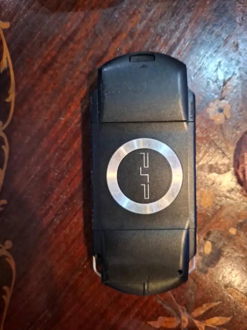 PSP 1001 fat - 3
