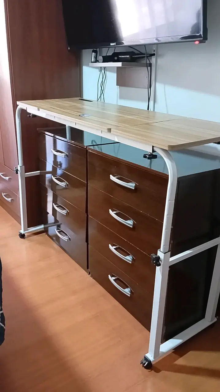 Mesa con ruedas para cama - 3