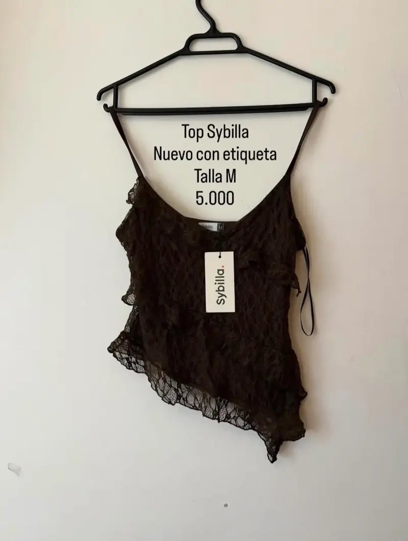 Top Sybilla negro con encaje